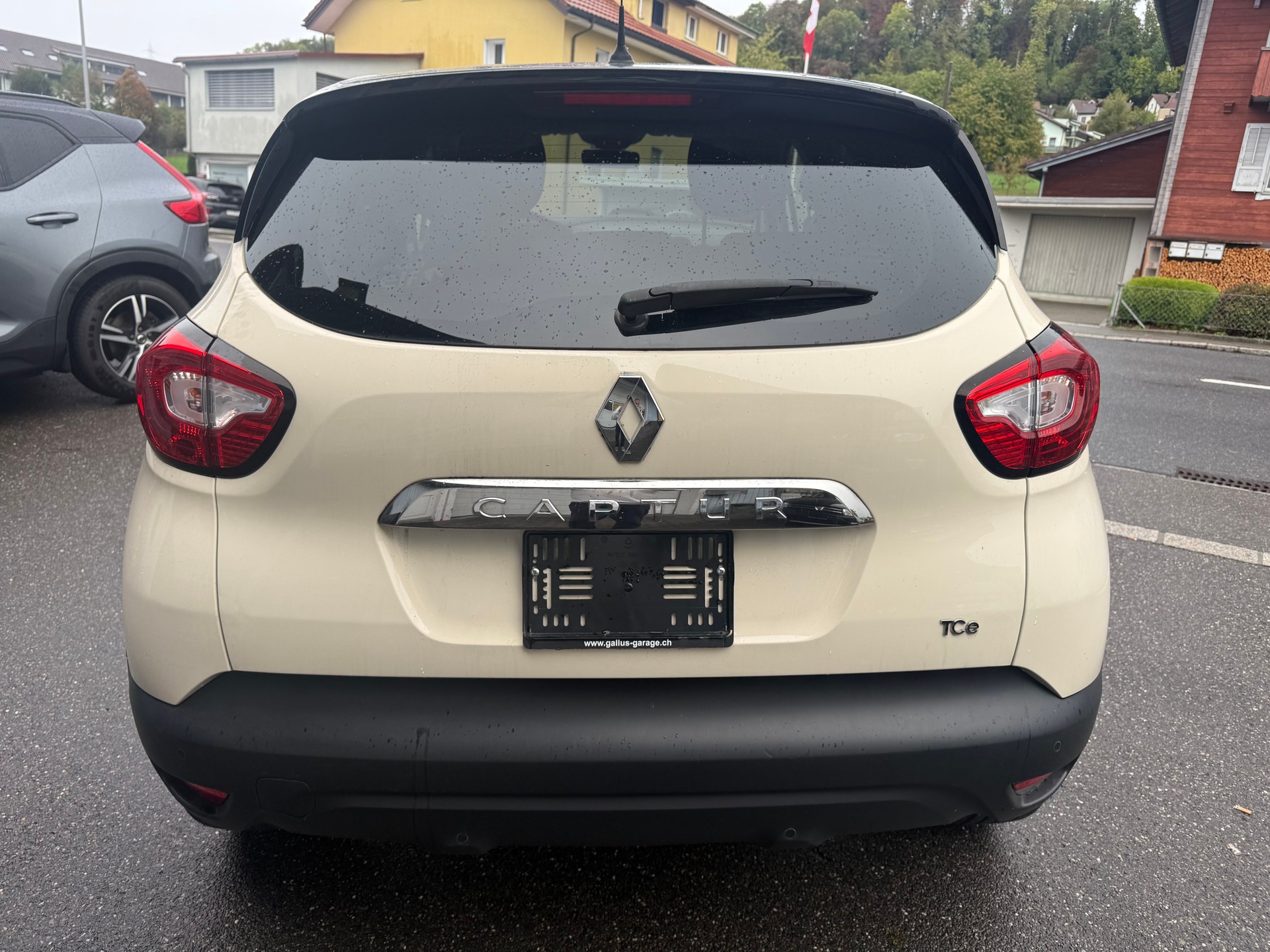 RENAULT Captur 1.2 T 16V Privilège EDC-image-4