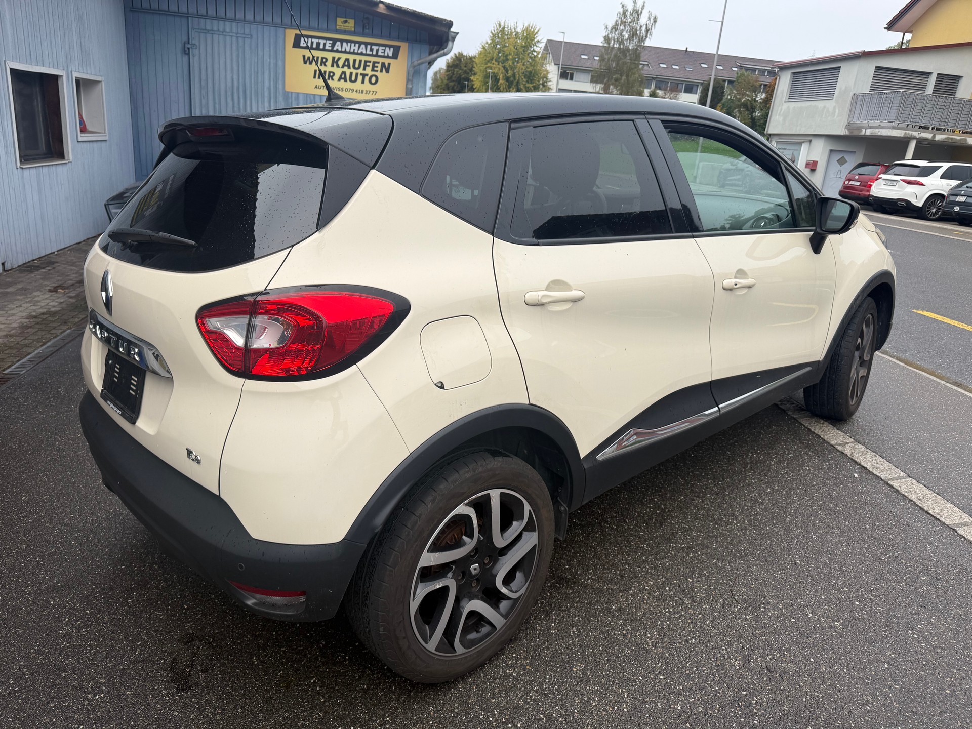 RENAULT Captur 1.2 T 16V Privilège EDC-image-3