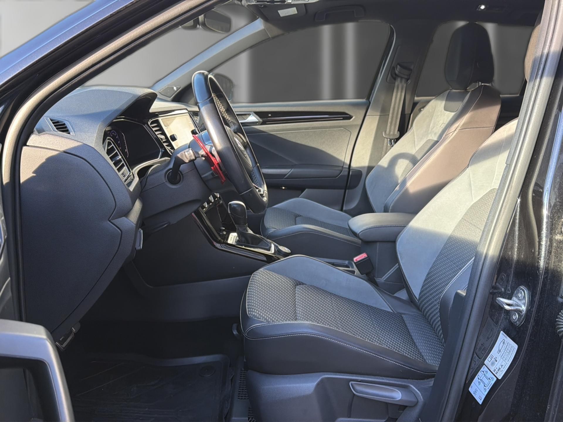 VW T-Roc 2.0 TSI R DSG 4Motion-image-10