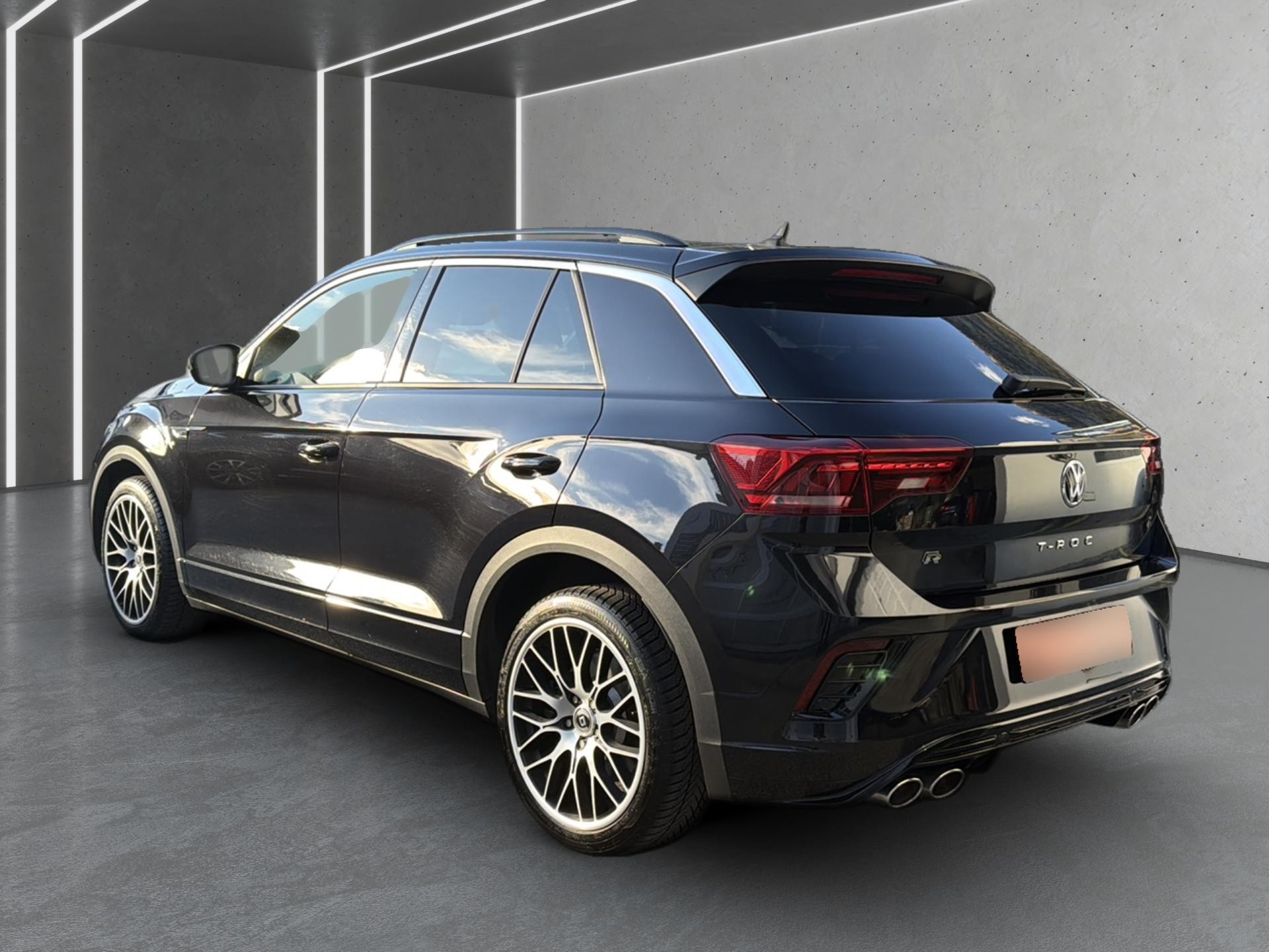 VW T-Roc 2.0 TSI R DSG 4Motion-image-5