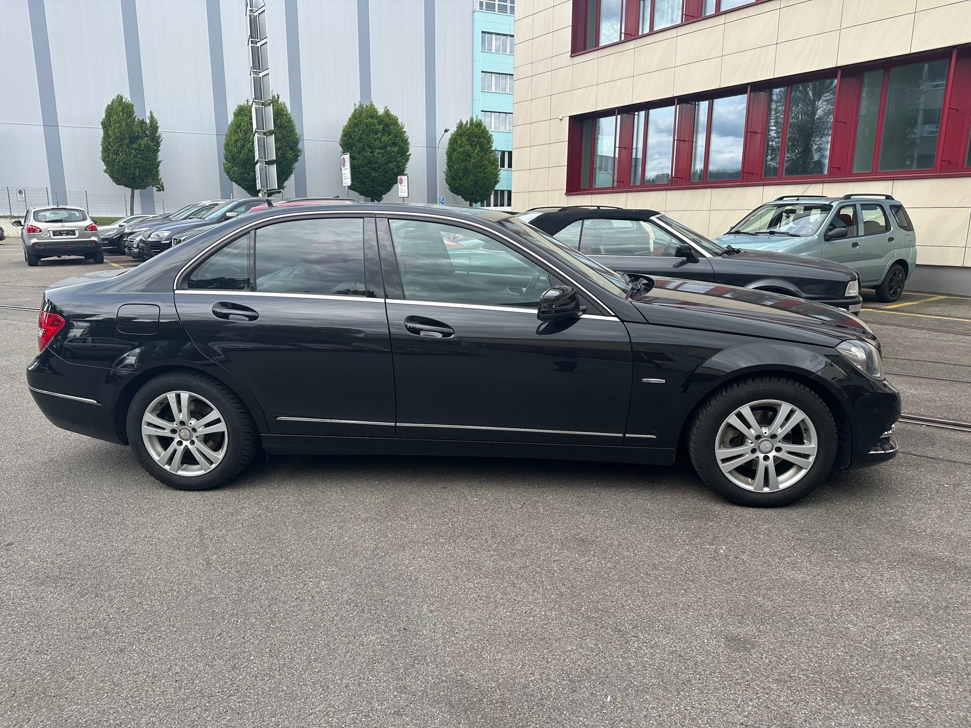 MERCEDES-BENZ C 180 BlueEfficiency Avantgarde-image-3