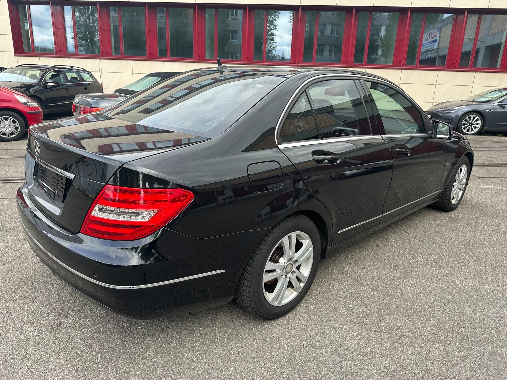 MERCEDES-BENZ C 180 BlueEfficiency Avantgarde-image-6