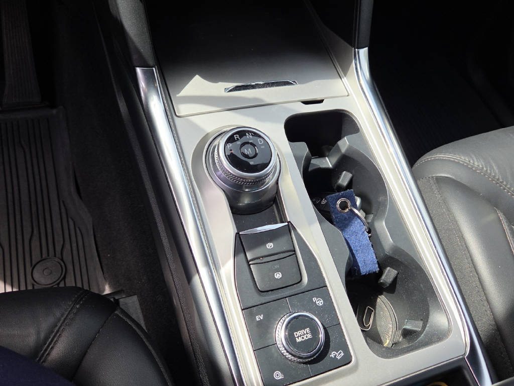 FORD Explorer 3.0 V6 Plug-in Hybrid Platinum-image-6
