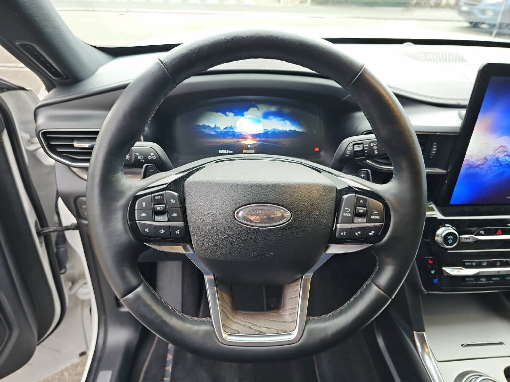 FORD Explorer 3.0 V6 Plug-in Hybrid Platinum-image-7