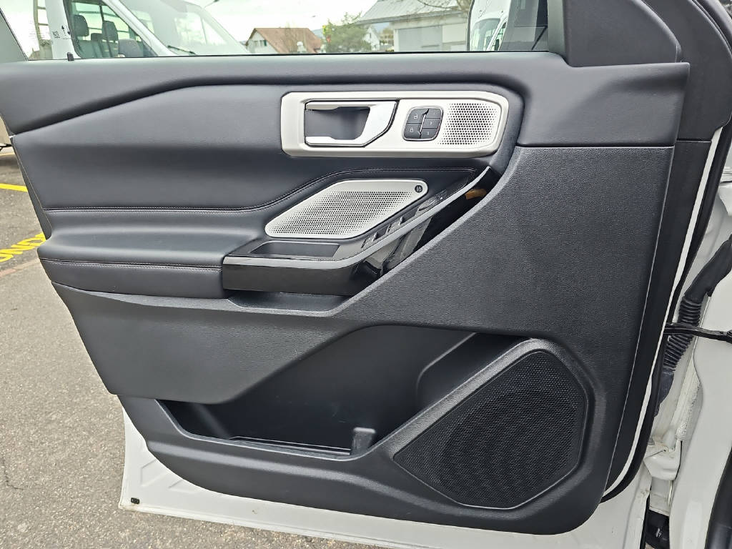 FORD Explorer 3.0 V6 Plug-in Hybrid Platinum-image-9