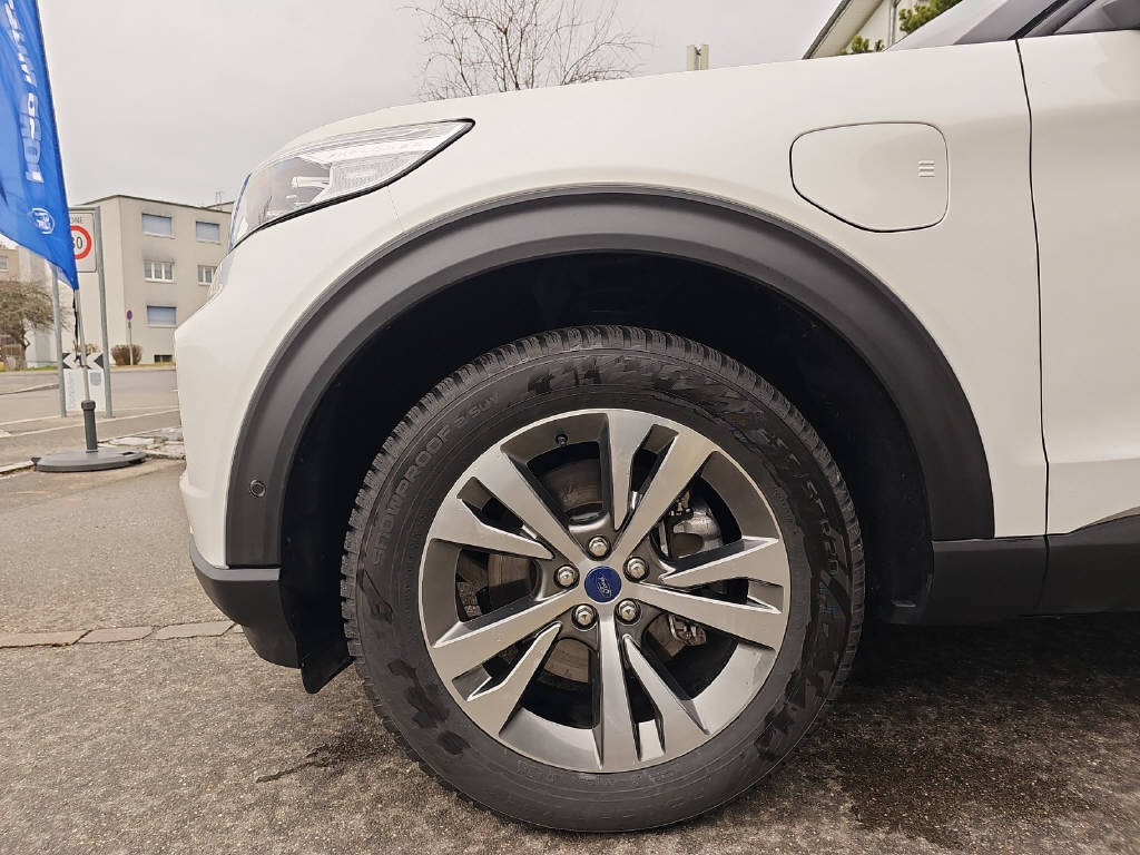 FORD Explorer 3.0 V6 Plug-in Hybrid Platinum-image-10