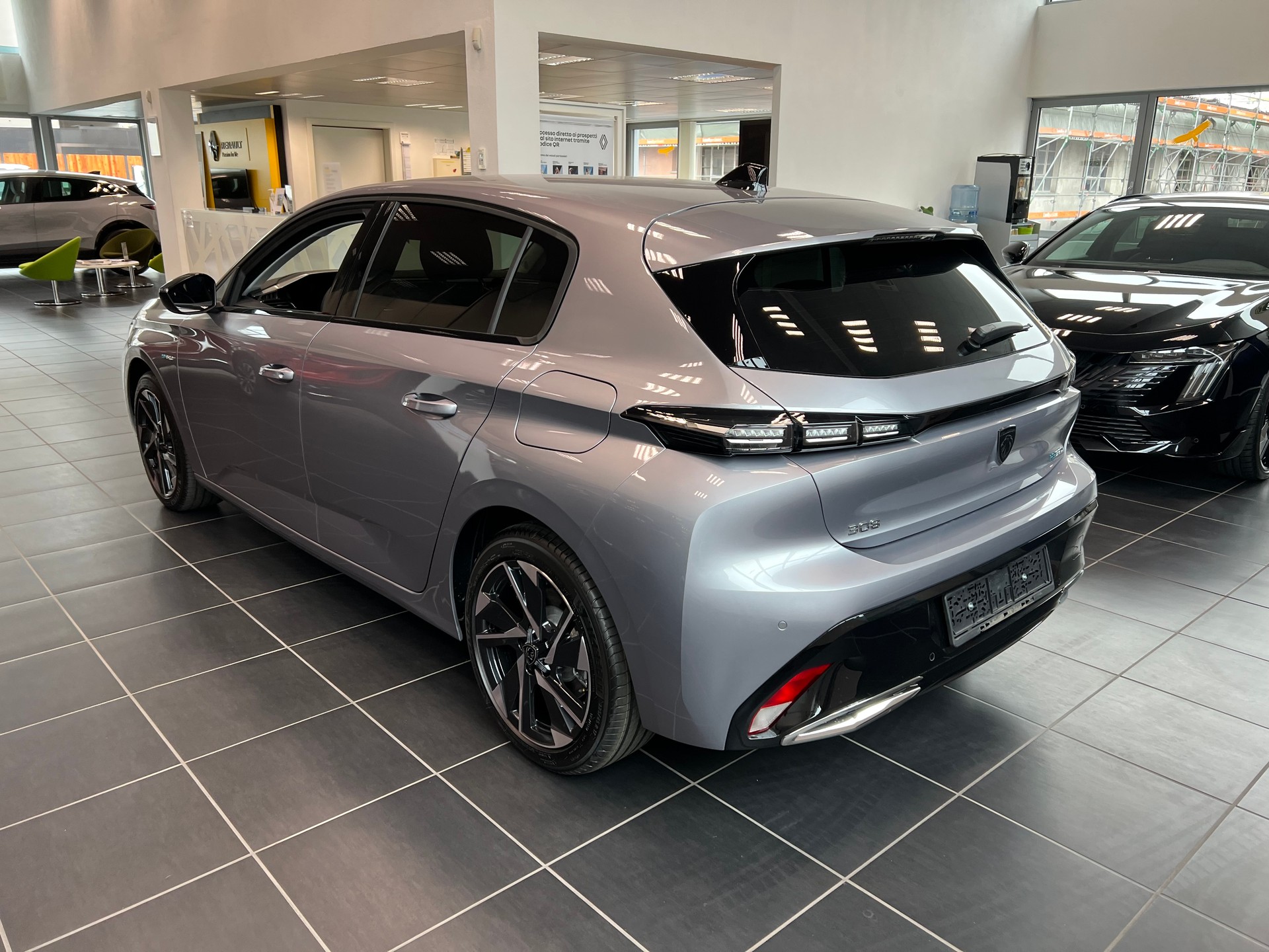 PEUGEOT 308 1.6 PHEV 180 Allure Pack-image-5
