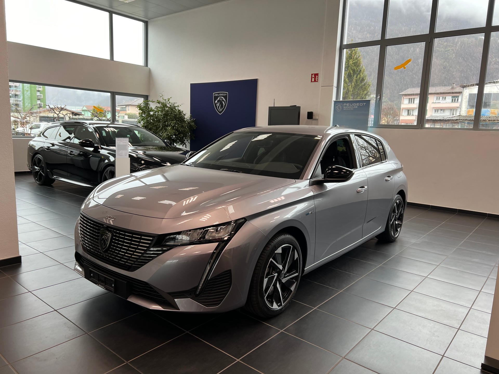 PEUGEOT 308 1.6 PHEV 180 Allure Pack-image-0