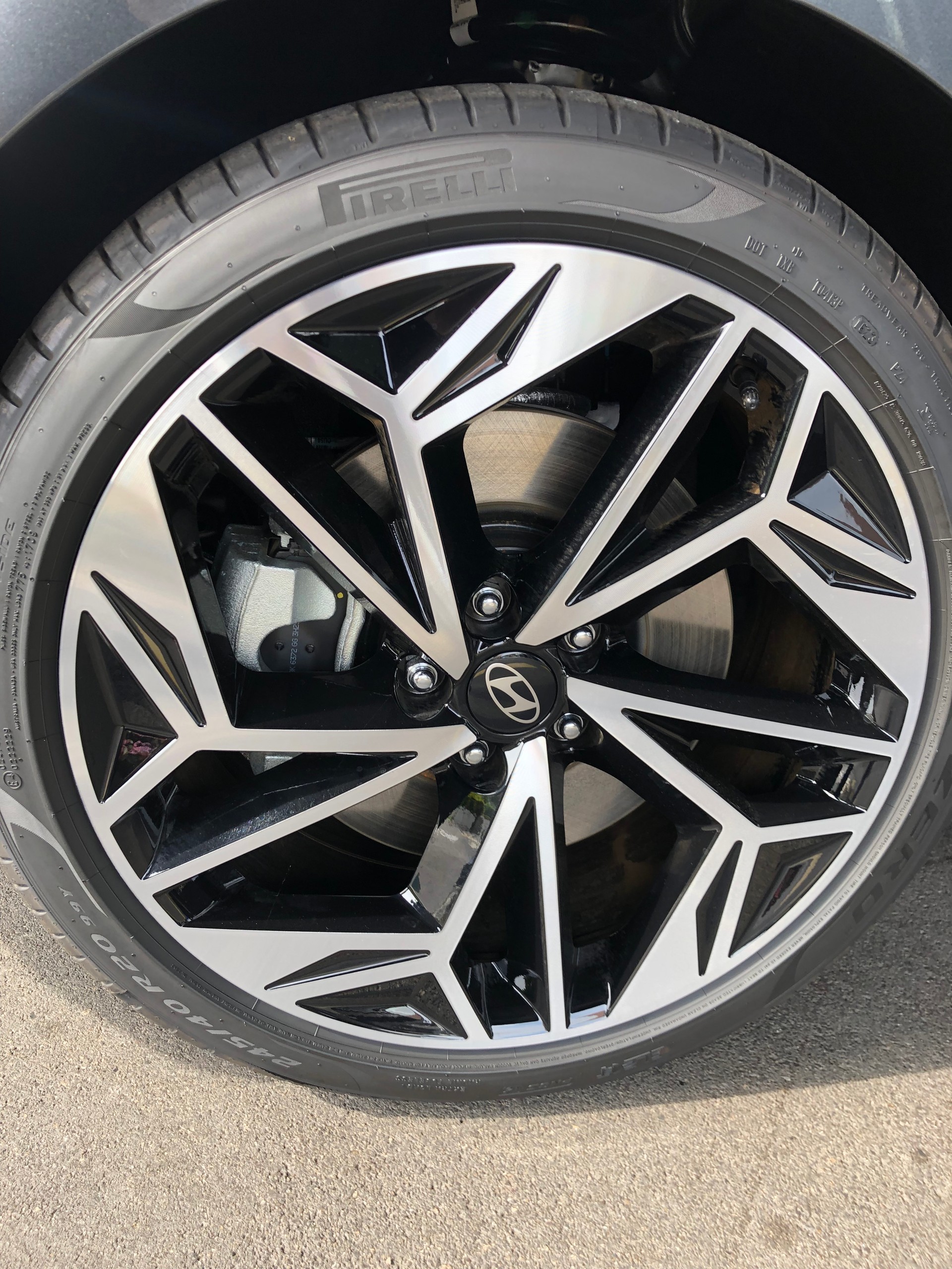 HYUNDAI Ioniq 6 77kWh Launch Edition 4WD-image-4