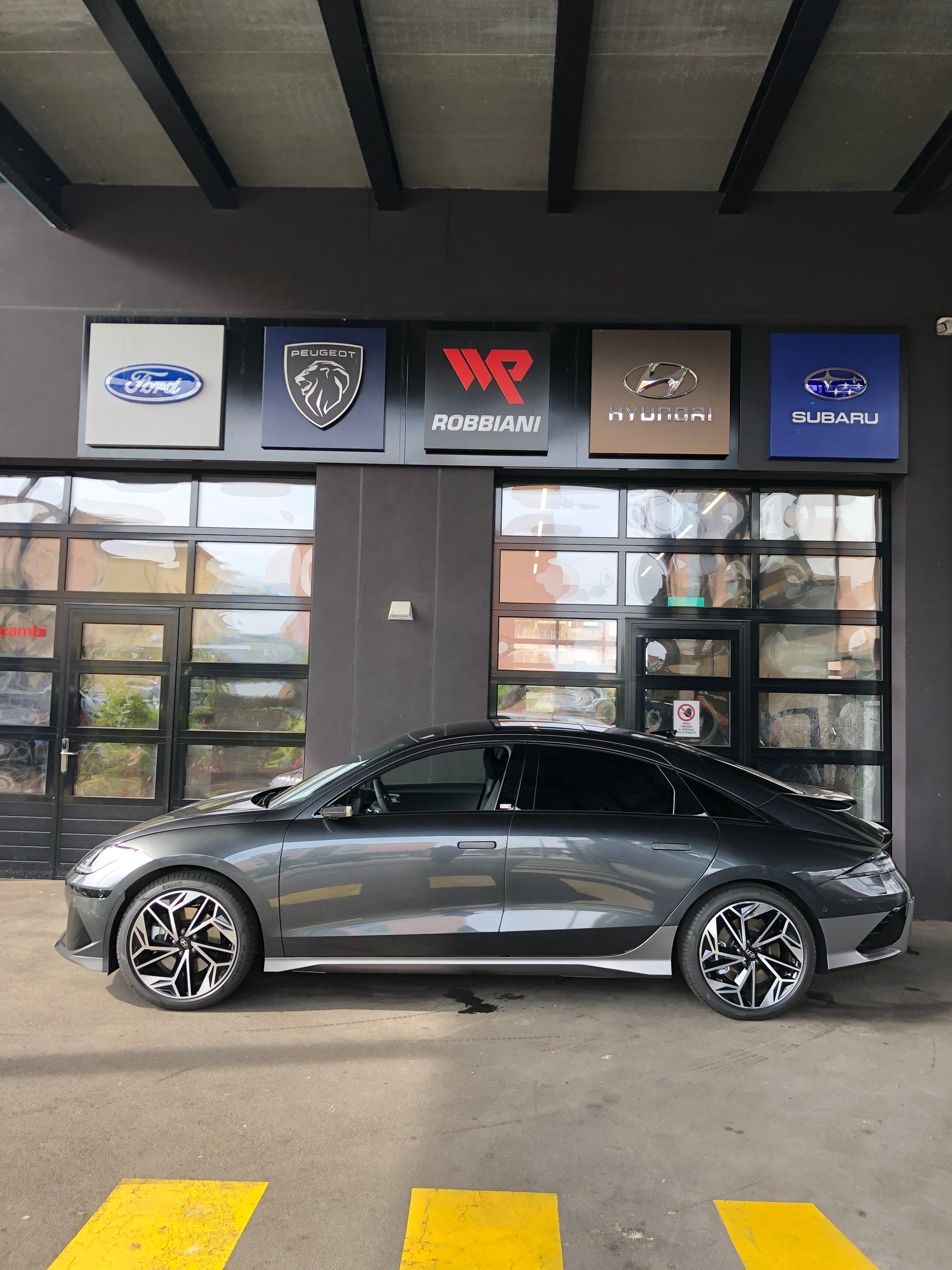 HYUNDAI Ioniq 6 77kWh Launch Edition 4WD-image-0