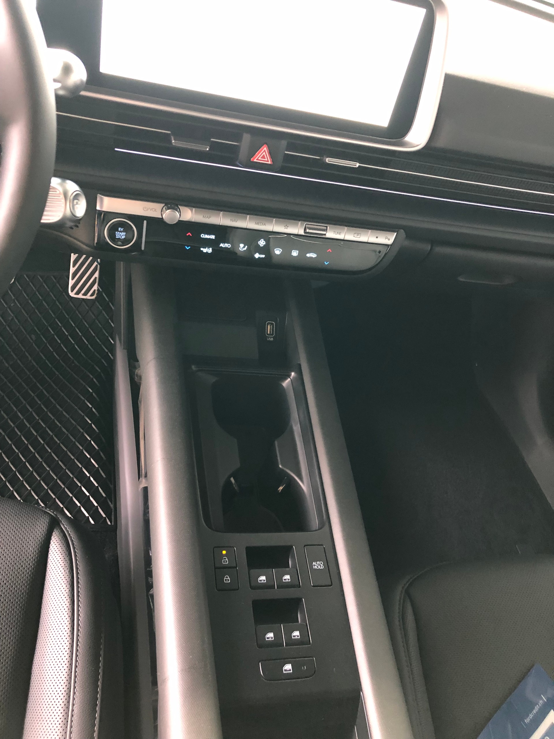 HYUNDAI Ioniq 6 77kWh Launch Edition 4WD-image-8