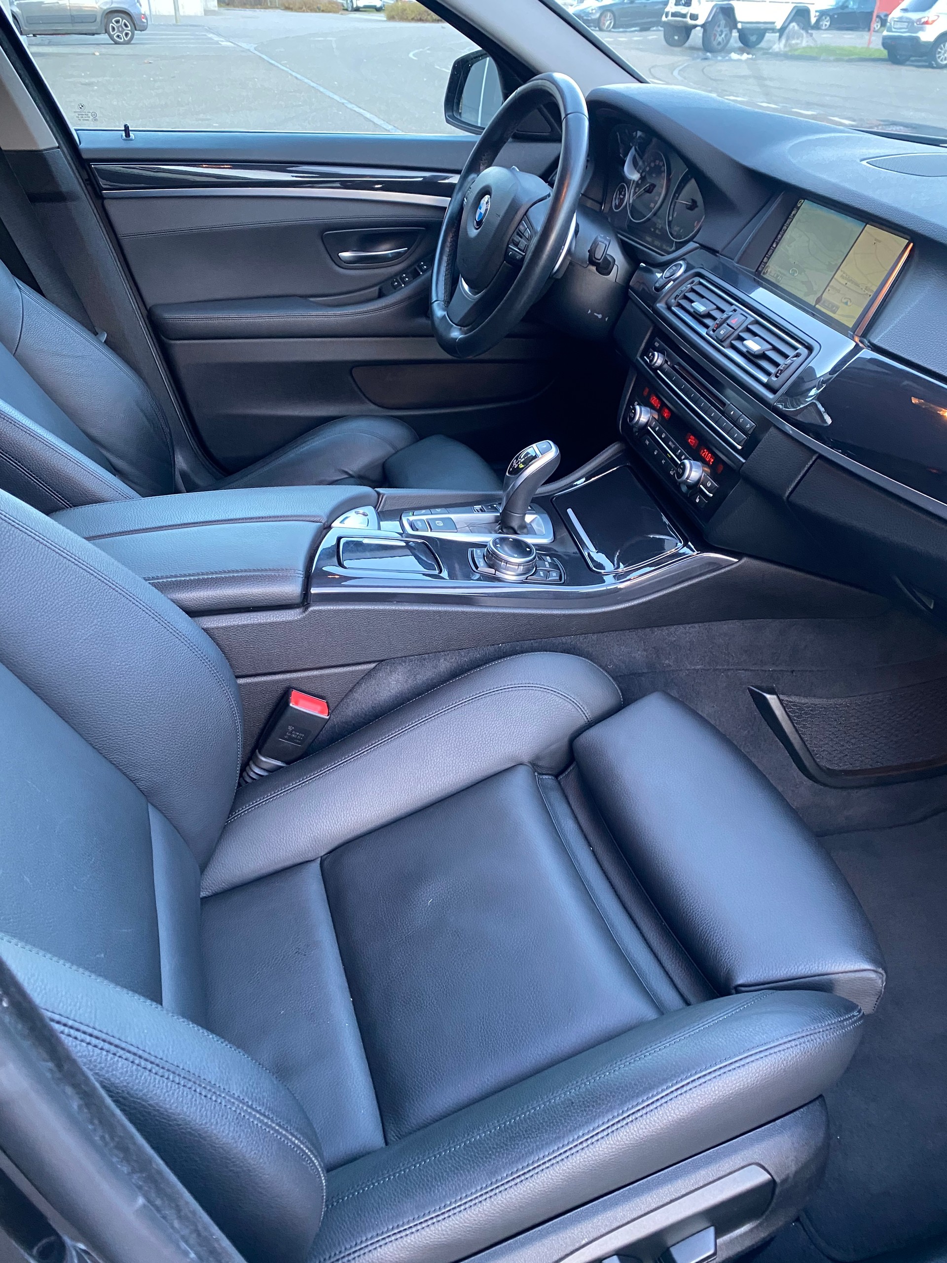 BMW 525d Touring xDrive Steptronic-image-9