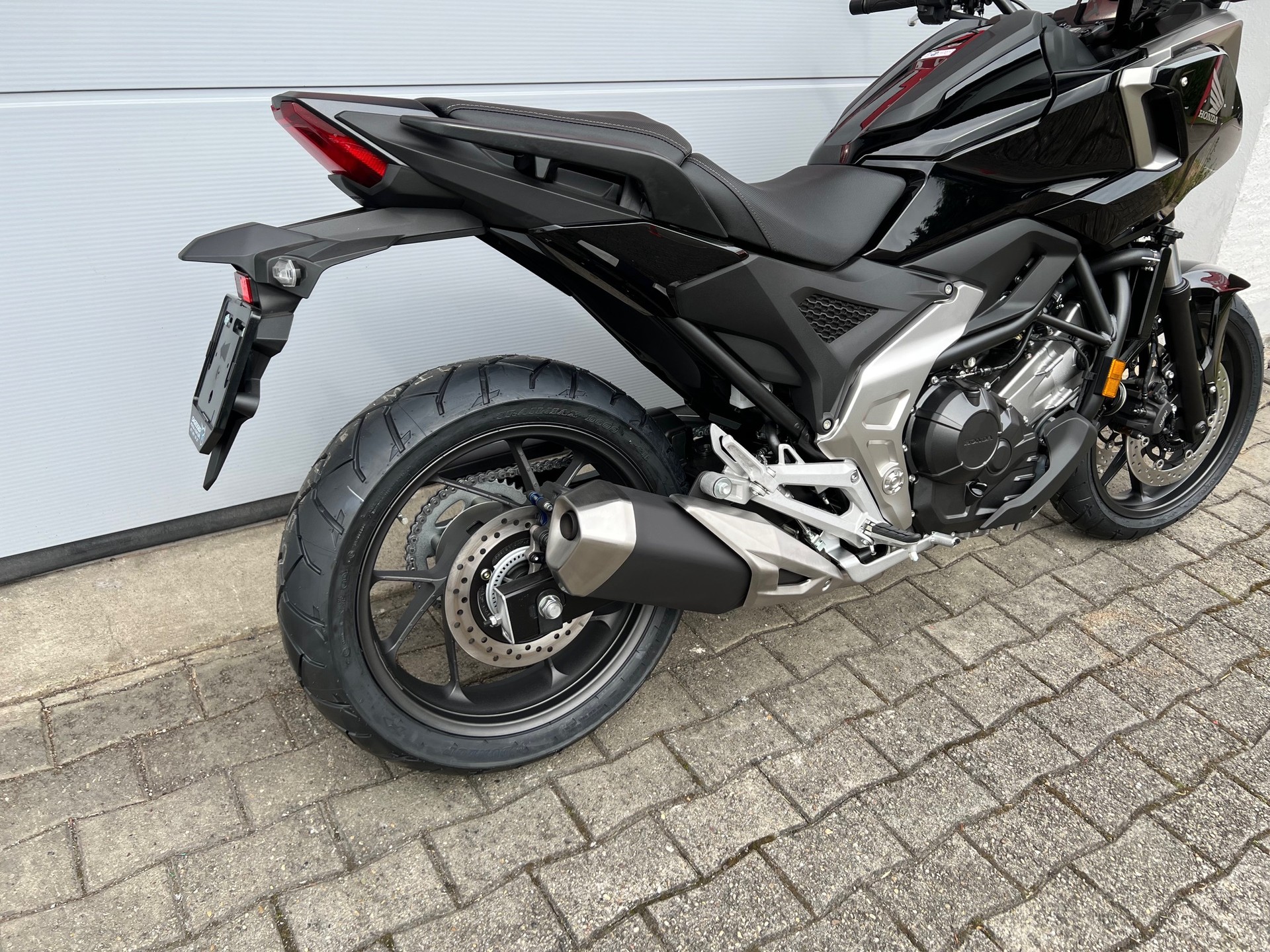HONDA NC750XA-showroom-element-1