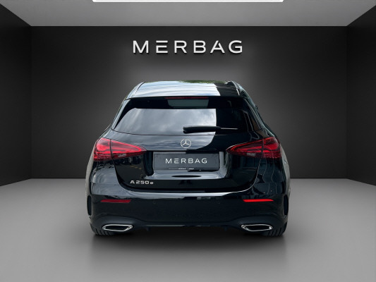 MERCEDES-BENZ A 250 e EQ Star 8G-DCT-image-4