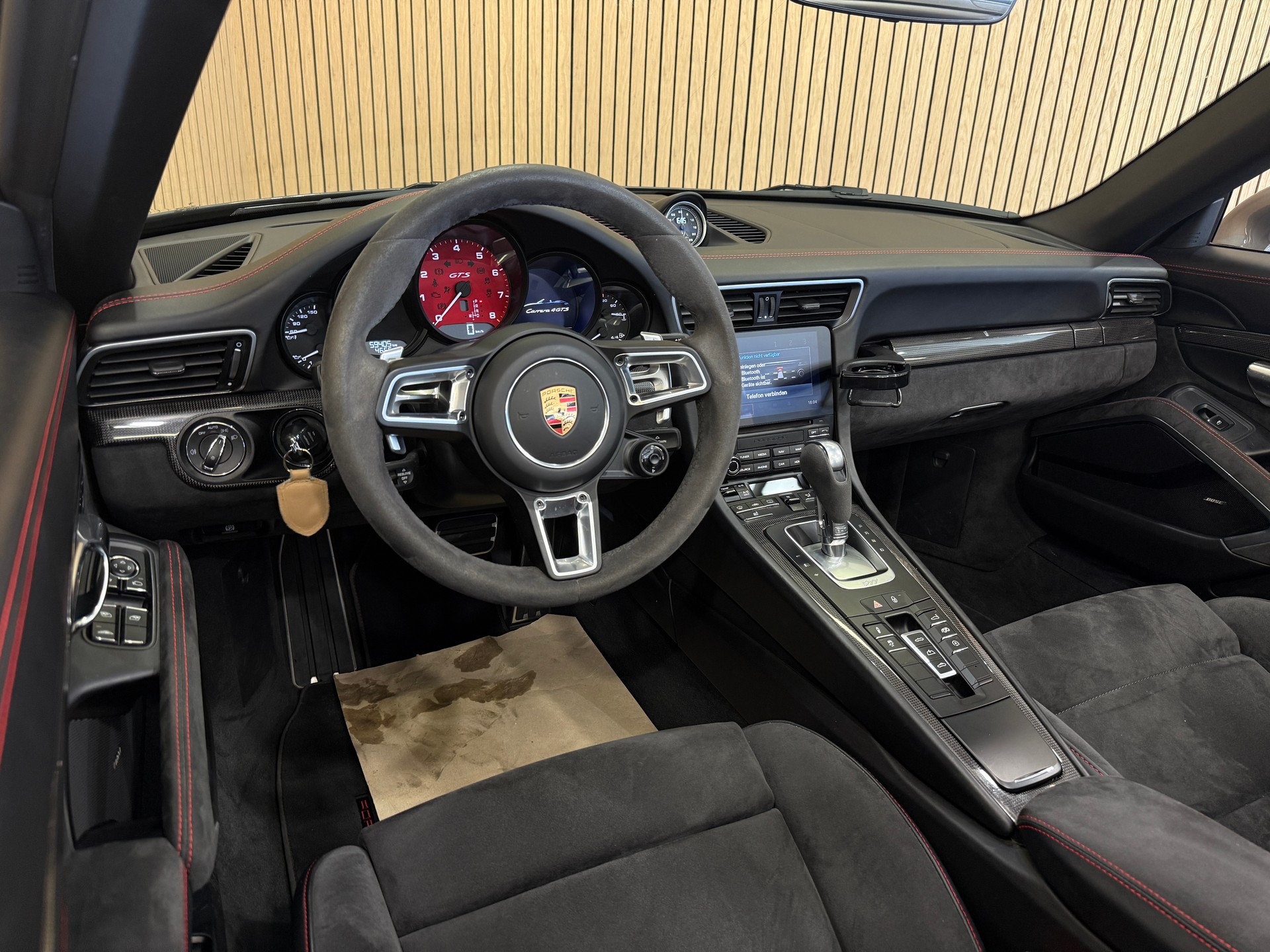 PORSCHE 911 Carrera 4 GTS Cabrio PDK-image-10
