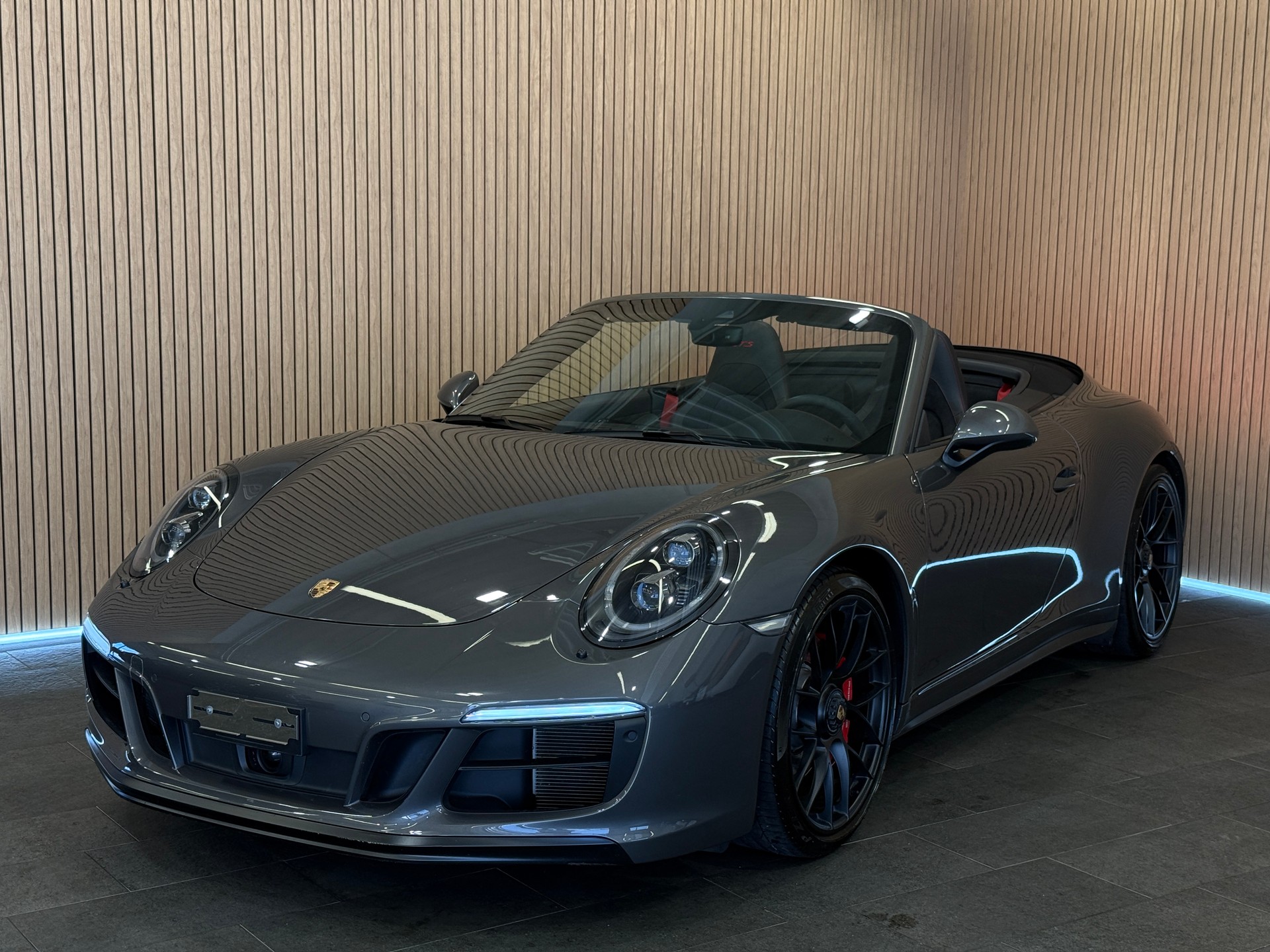 PORSCHE 911 Carrera 4 GTS Cabrio PDK-image-0
