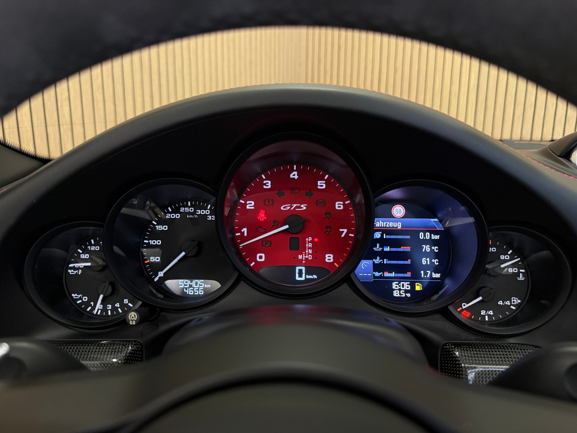 PORSCHE 911 Carrera 4 GTS Cabrio PDK-image-13
