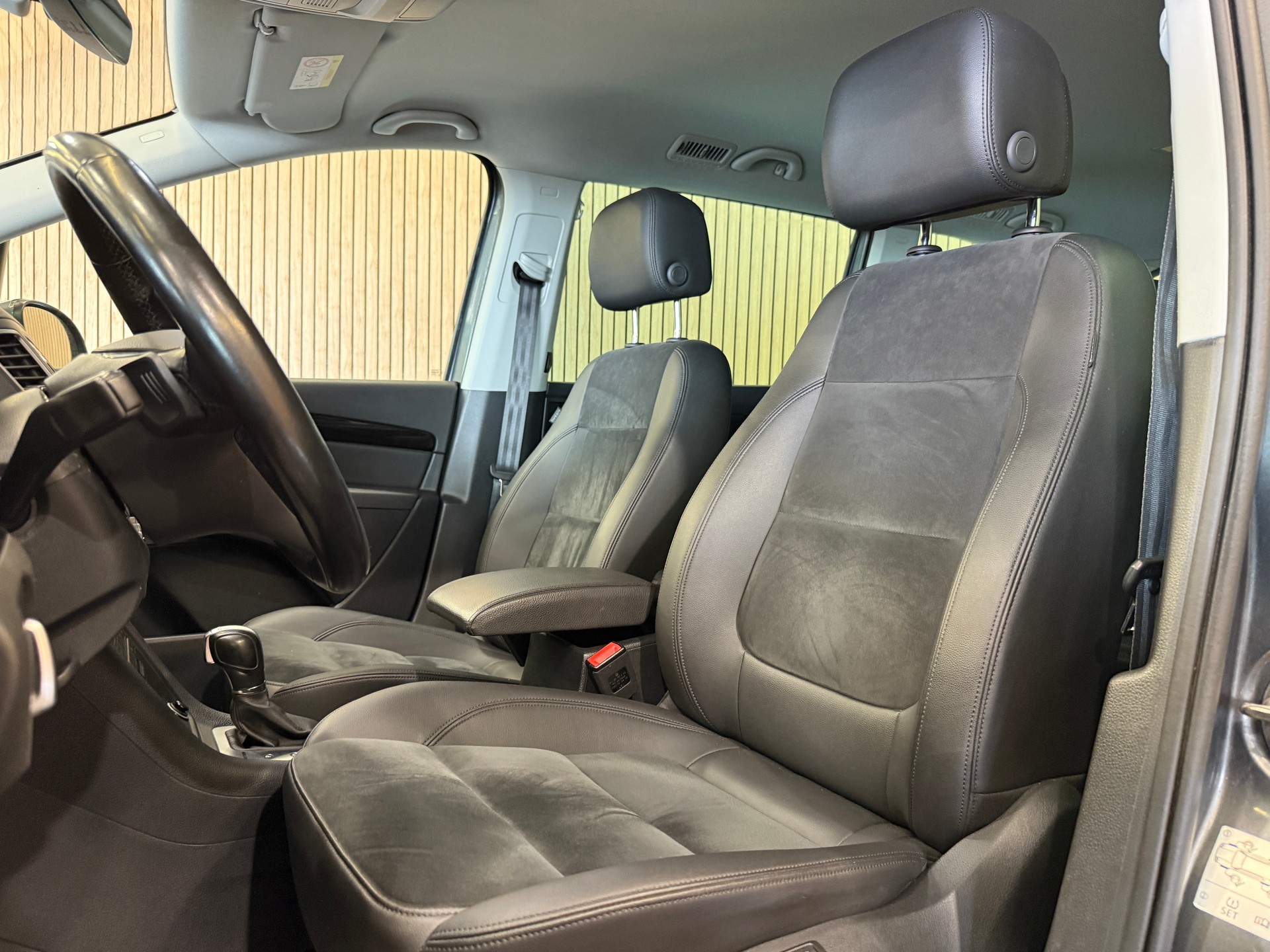 VW Sharan 2.0 TDI BMT Highline 7-Sitze 4Motion DSG-image-19