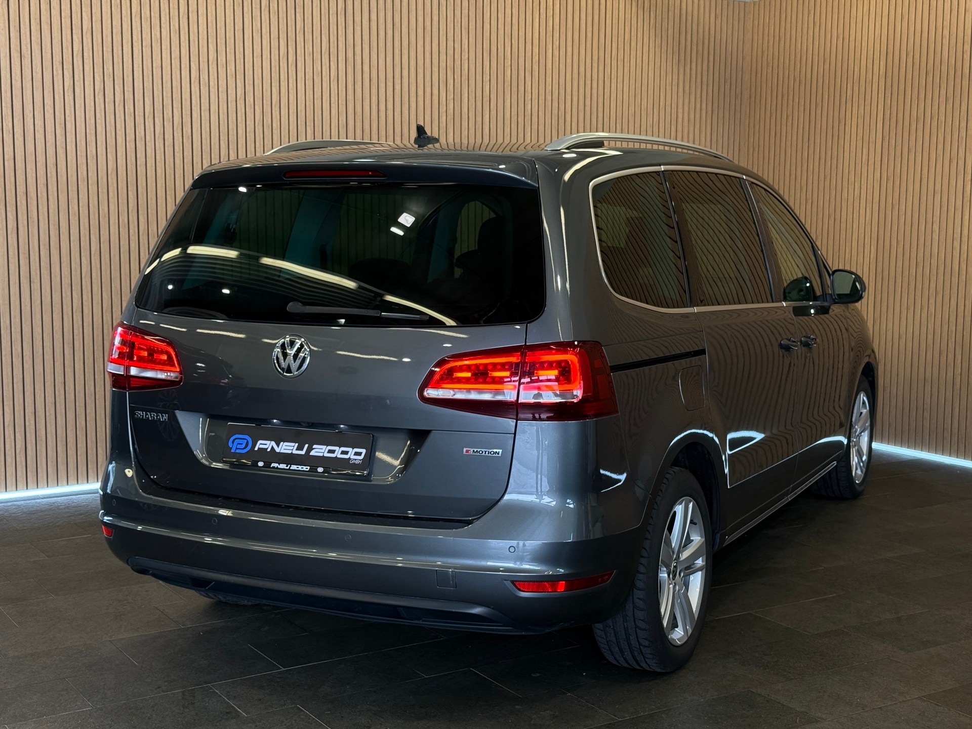 VW Sharan 2.0 TDI BMT Highline 7-Sitze 4Motion DSG-image-2