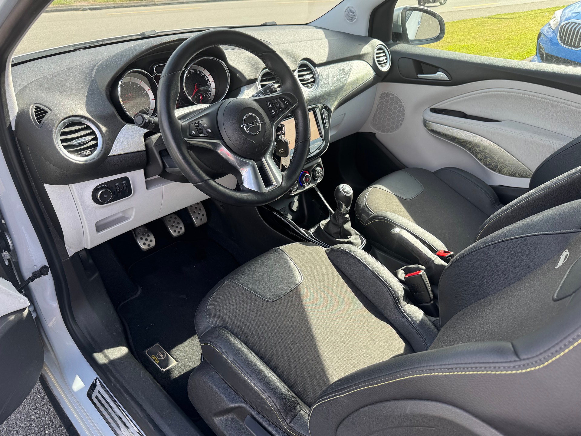 OPEL Adam 1.0 ecoFLEX Turbo ROCKS-image-9