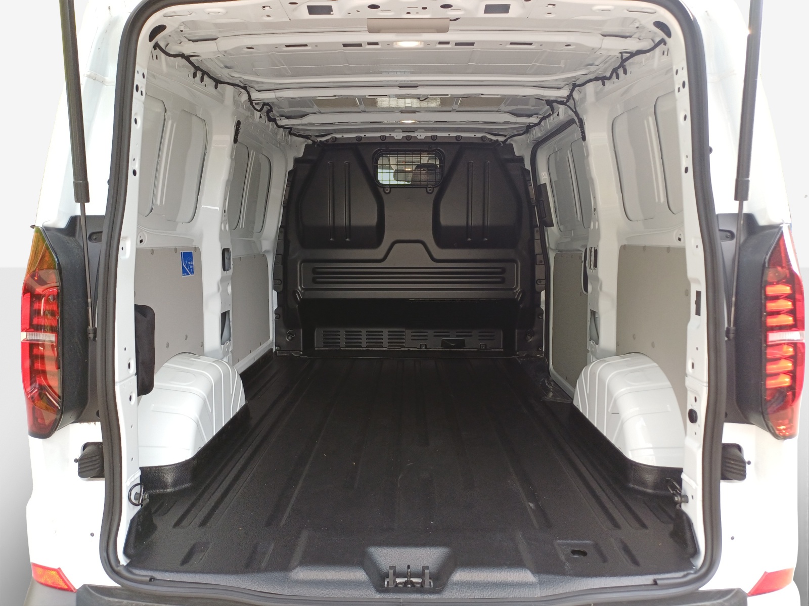 VW e-Transporter 70 kWh-image-12