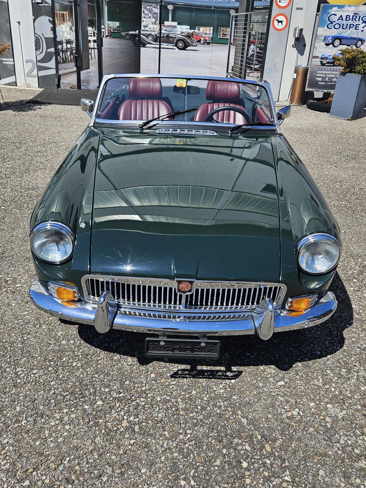MG MGB-showroom-element-3