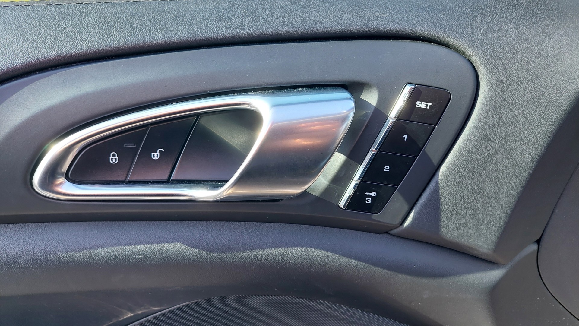 PORSCHE Cayenne S Diesel-image-8
