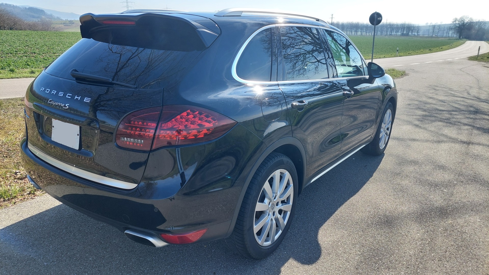 PORSCHE Cayenne S Diesel-image-2