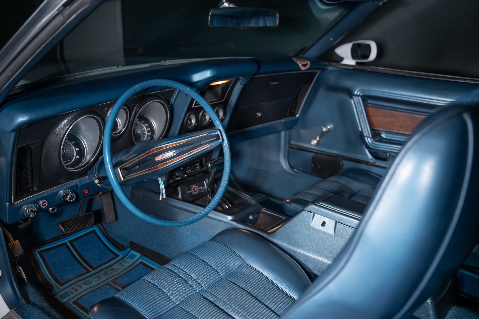FORD MUSTANG-image-7