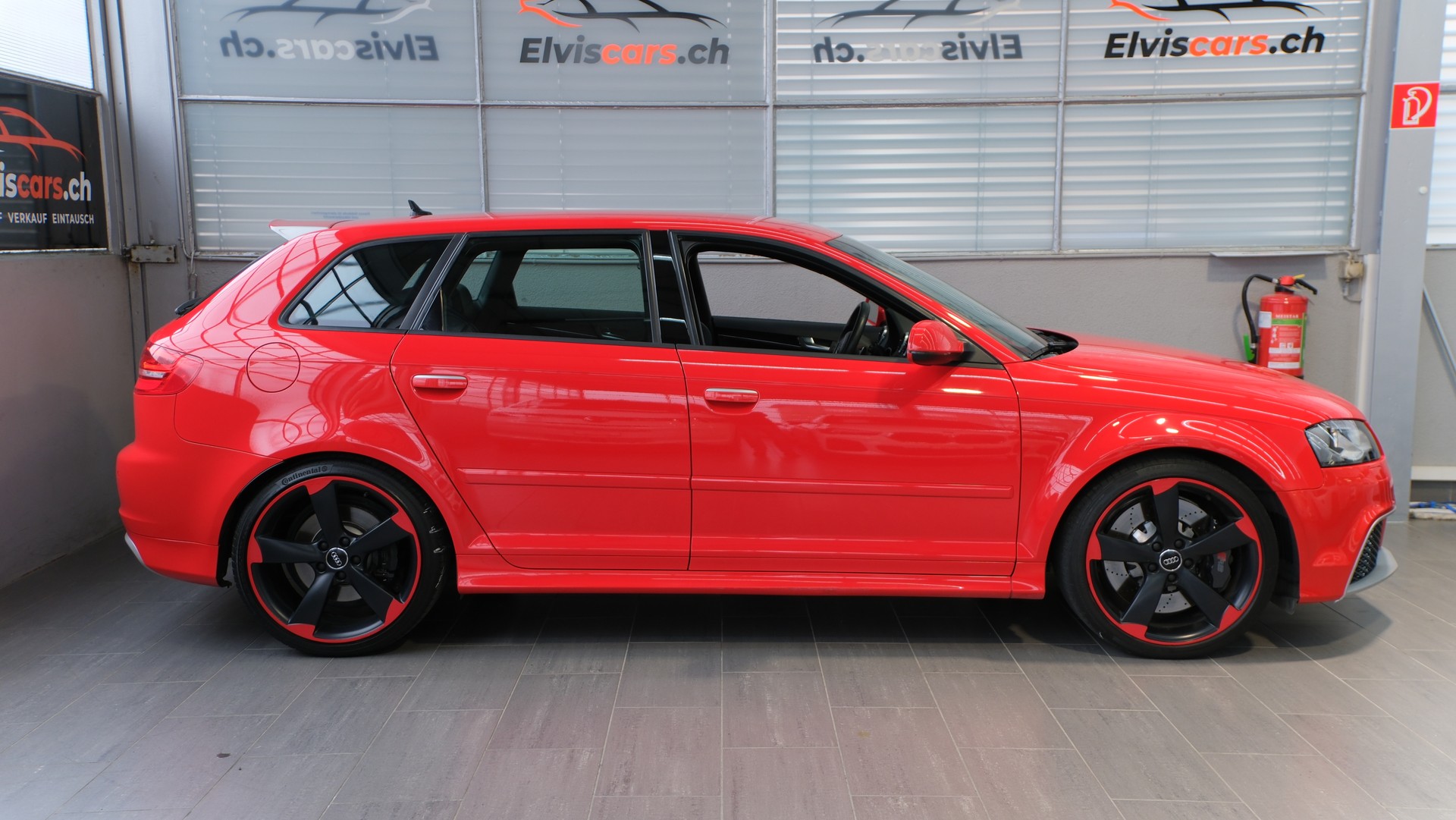 AUDI RS3 Sportback 2.5 TFSI quattro S-tronic-image-23