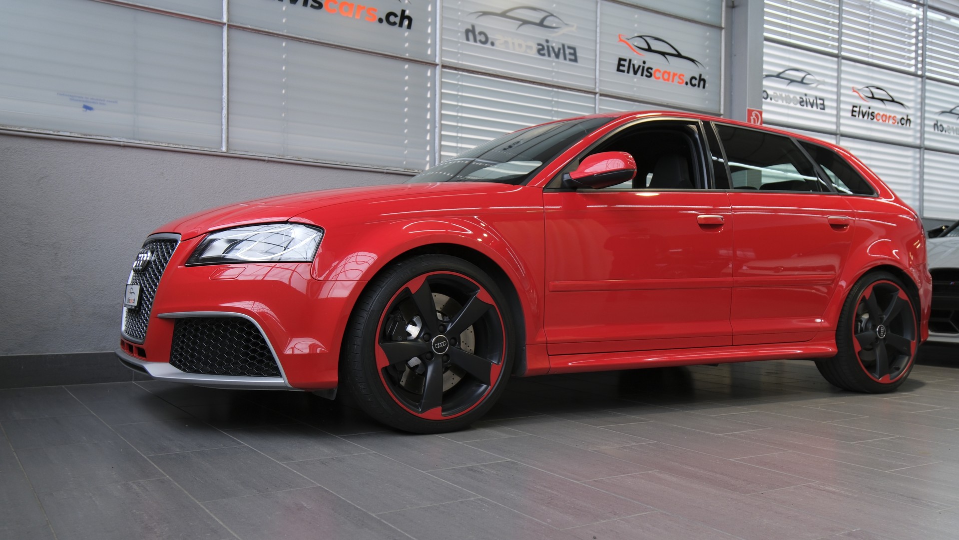 AUDI RS3 Sportback 2.5 TFSI quattro S-tronic-image-9
