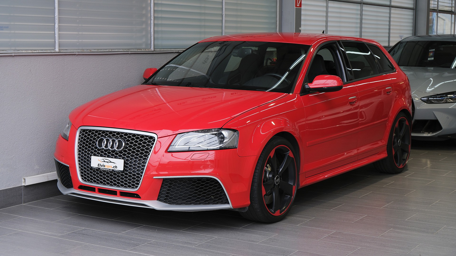 AUDI RS3 Sportback 2.5 TFSI quattro S-tronic-image-8