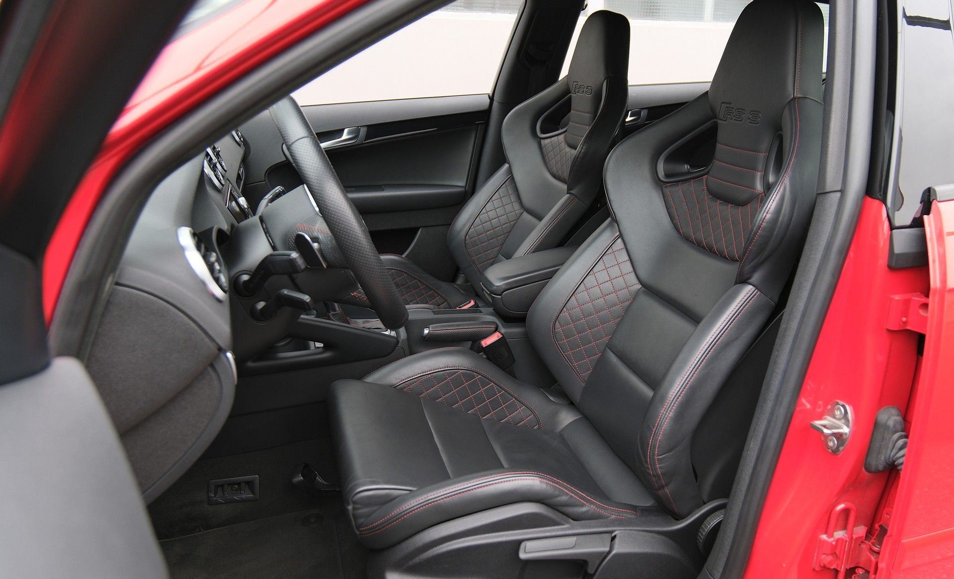 AUDI RS3 Sportback 2.5 TFSI quattro S-tronic-image-5