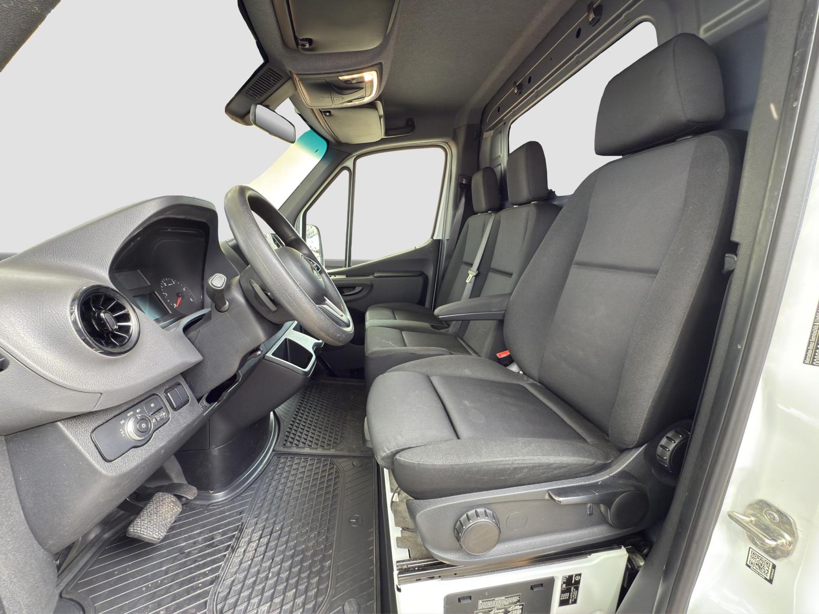 MERCEDES-BENZ Sprinter 314 CDI Standard 9G-TRONIC FWD-image-10