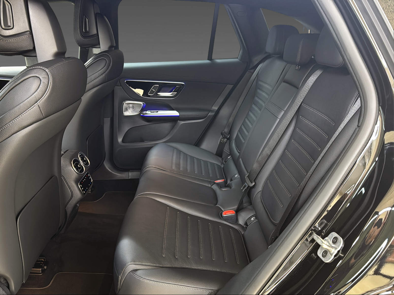 MERCEDES-BENZ GLC 220 d 4Matic-image-10