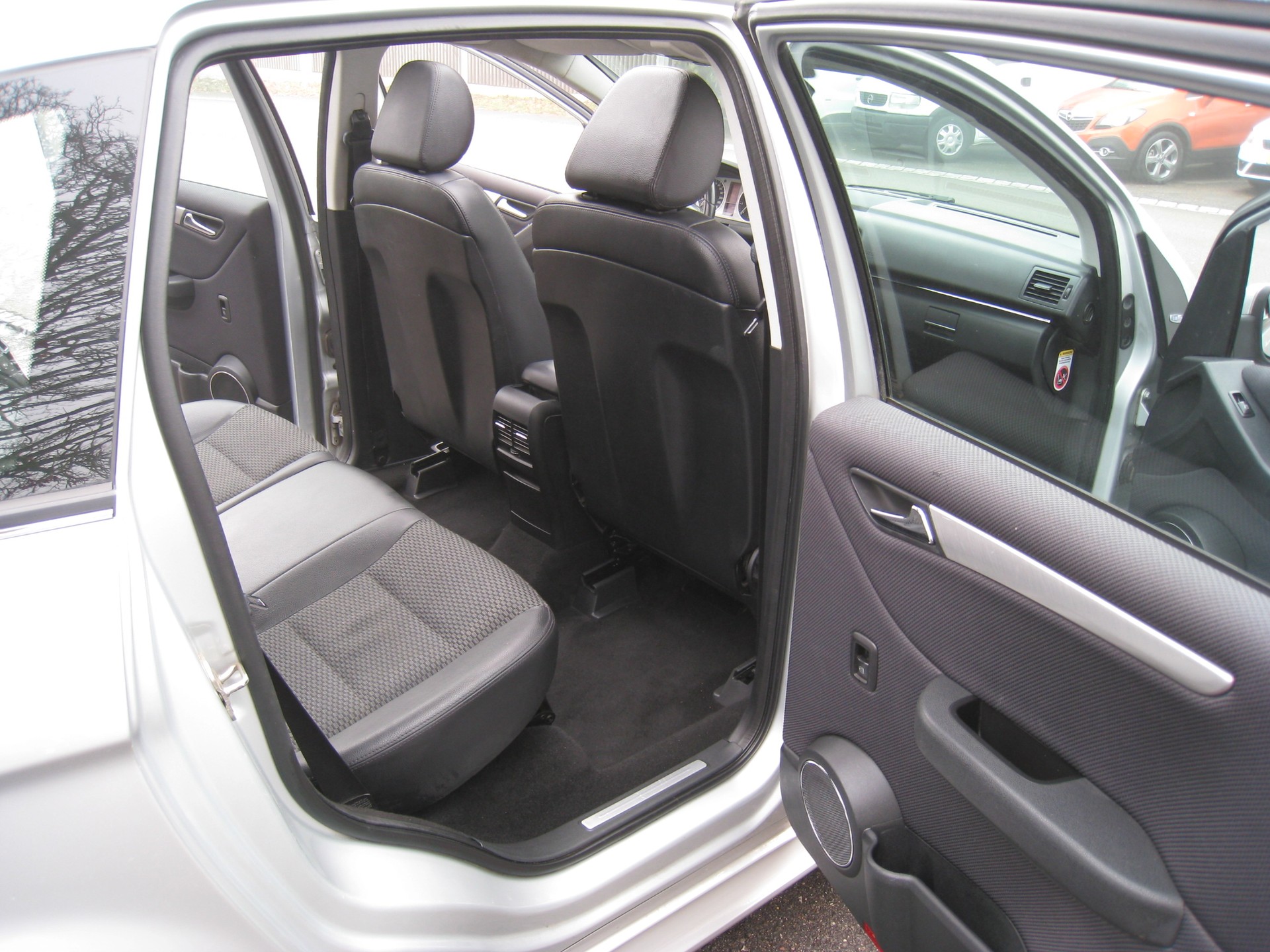 MERCEDES-BENZ B 180 (170) NGT BlueEfficiency Autotronic-image-15