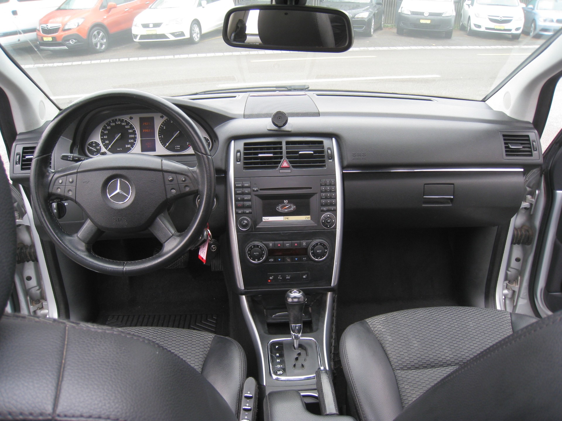 MERCEDES-BENZ B 180 (170) NGT BlueEfficiency Autotronic-image-12