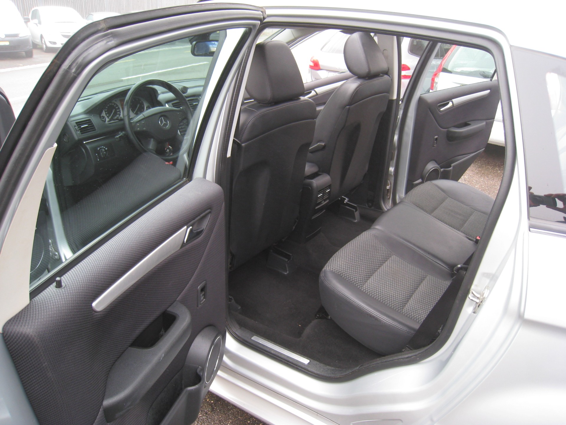 MERCEDES-BENZ B 180 (170) NGT BlueEfficiency Autotronic-image-14