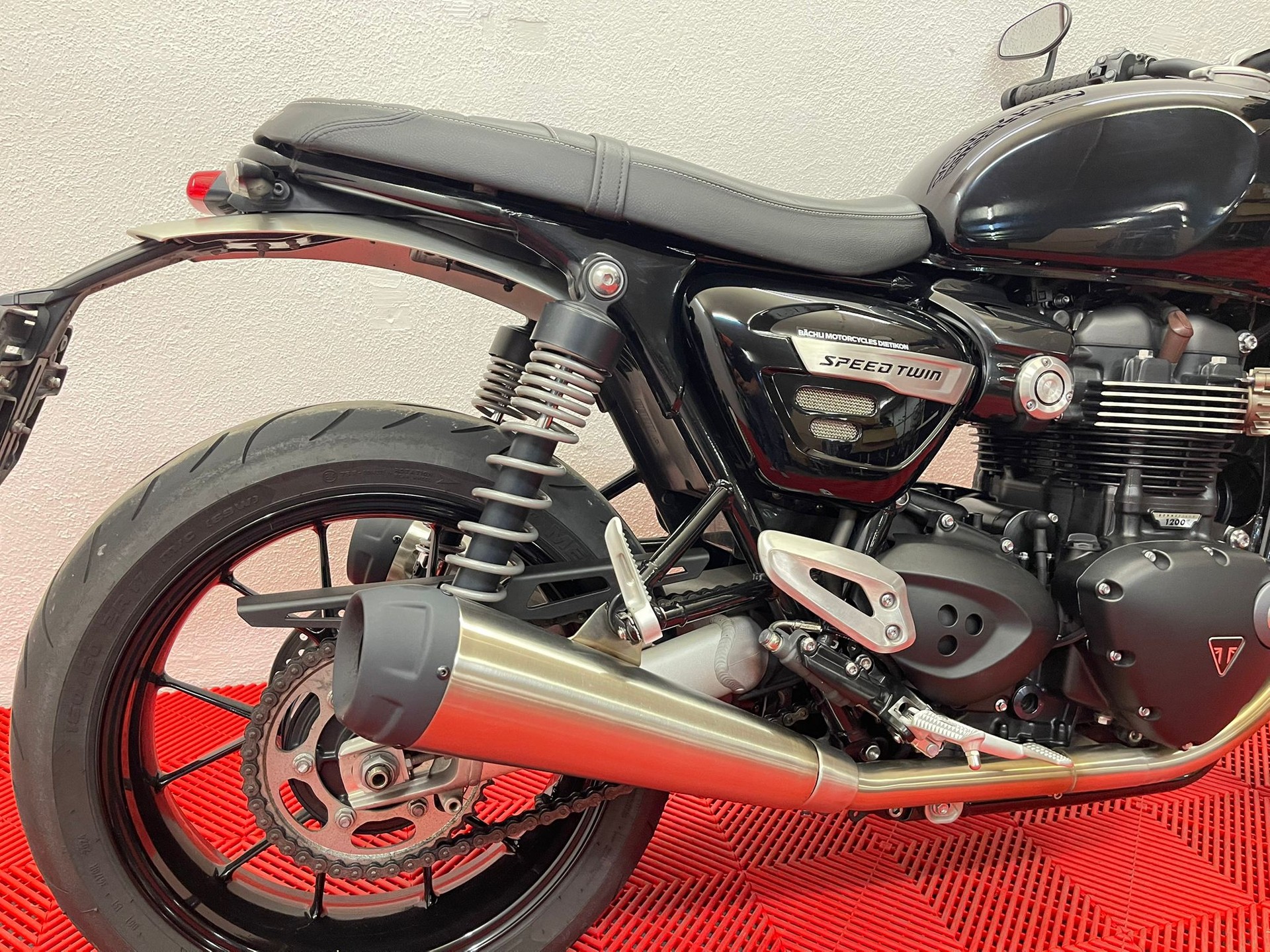 TRIUMPH Speed Twin 1200-image-6