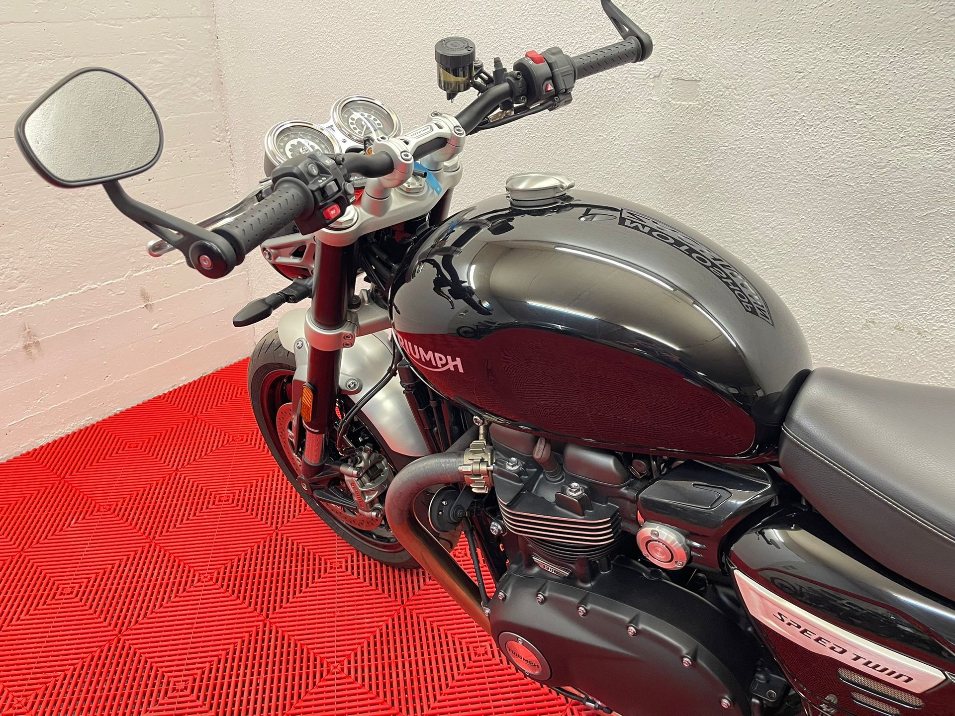 TRIUMPH Speed Twin 1200-image-5