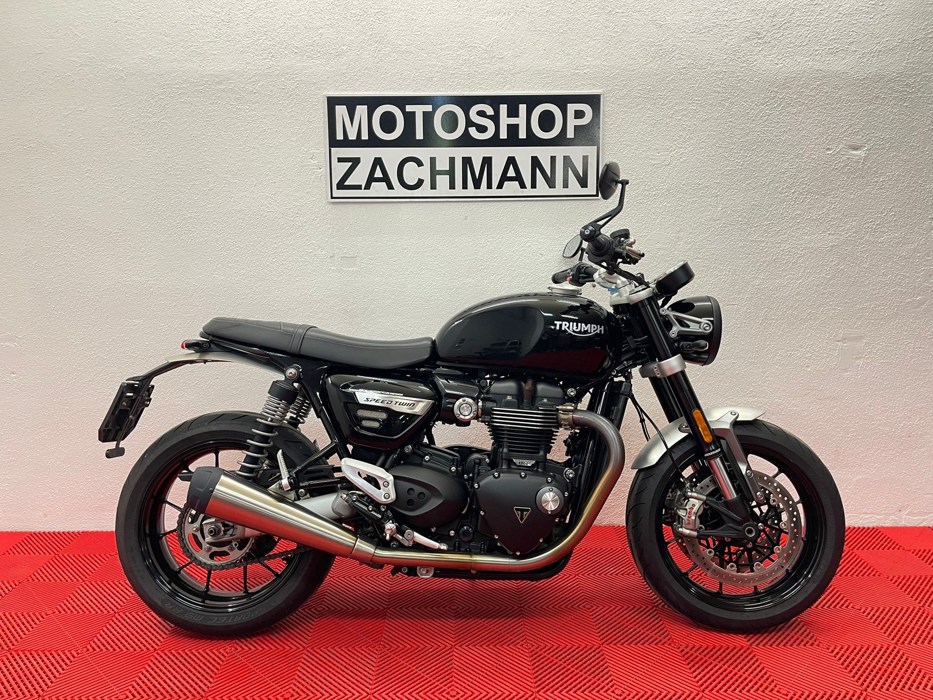 TRIUMPH Speed Twin 1200