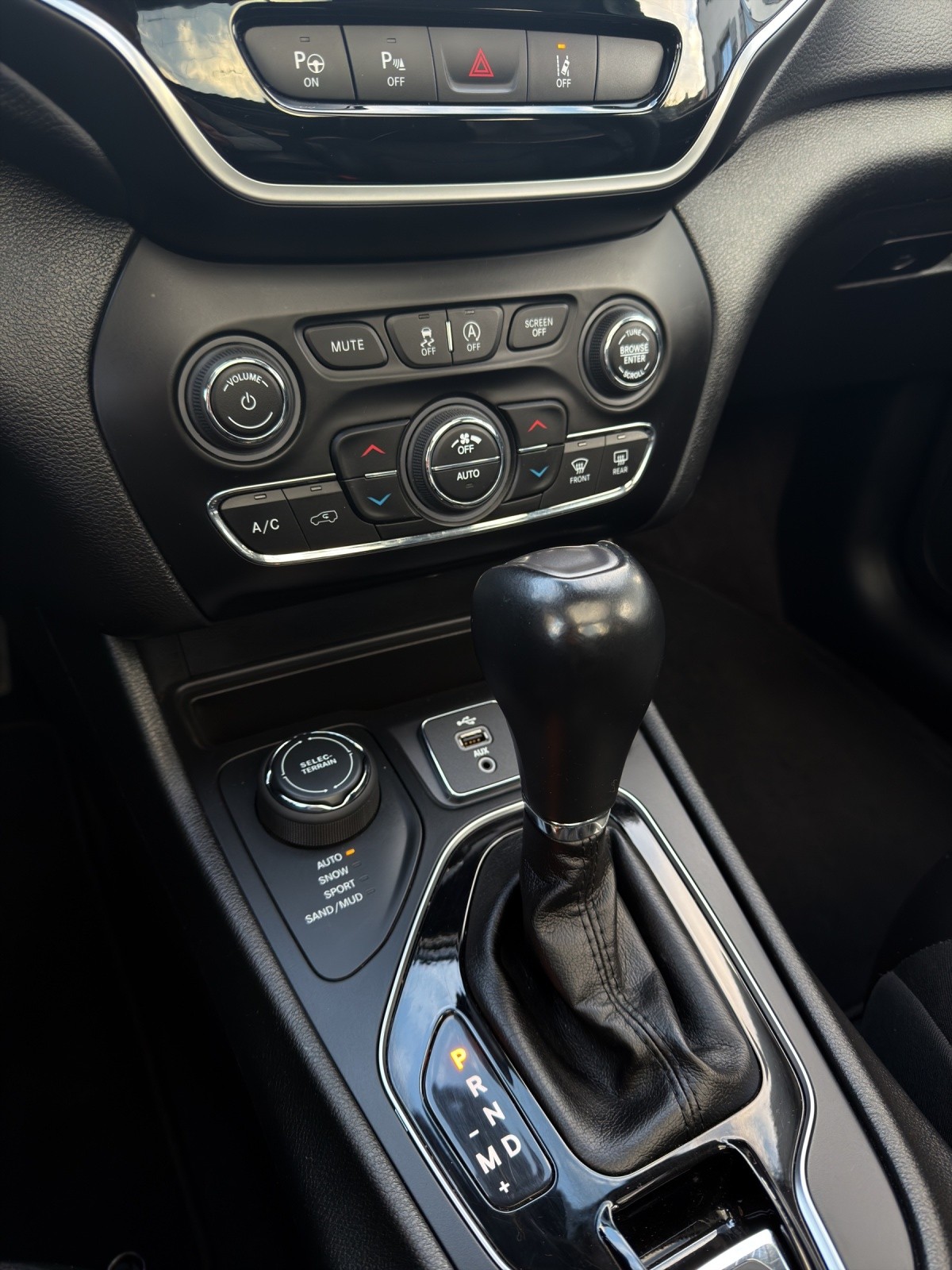 JEEP Cherokee 2.2MJ Limited AWD Drive II 9ATX-image-13