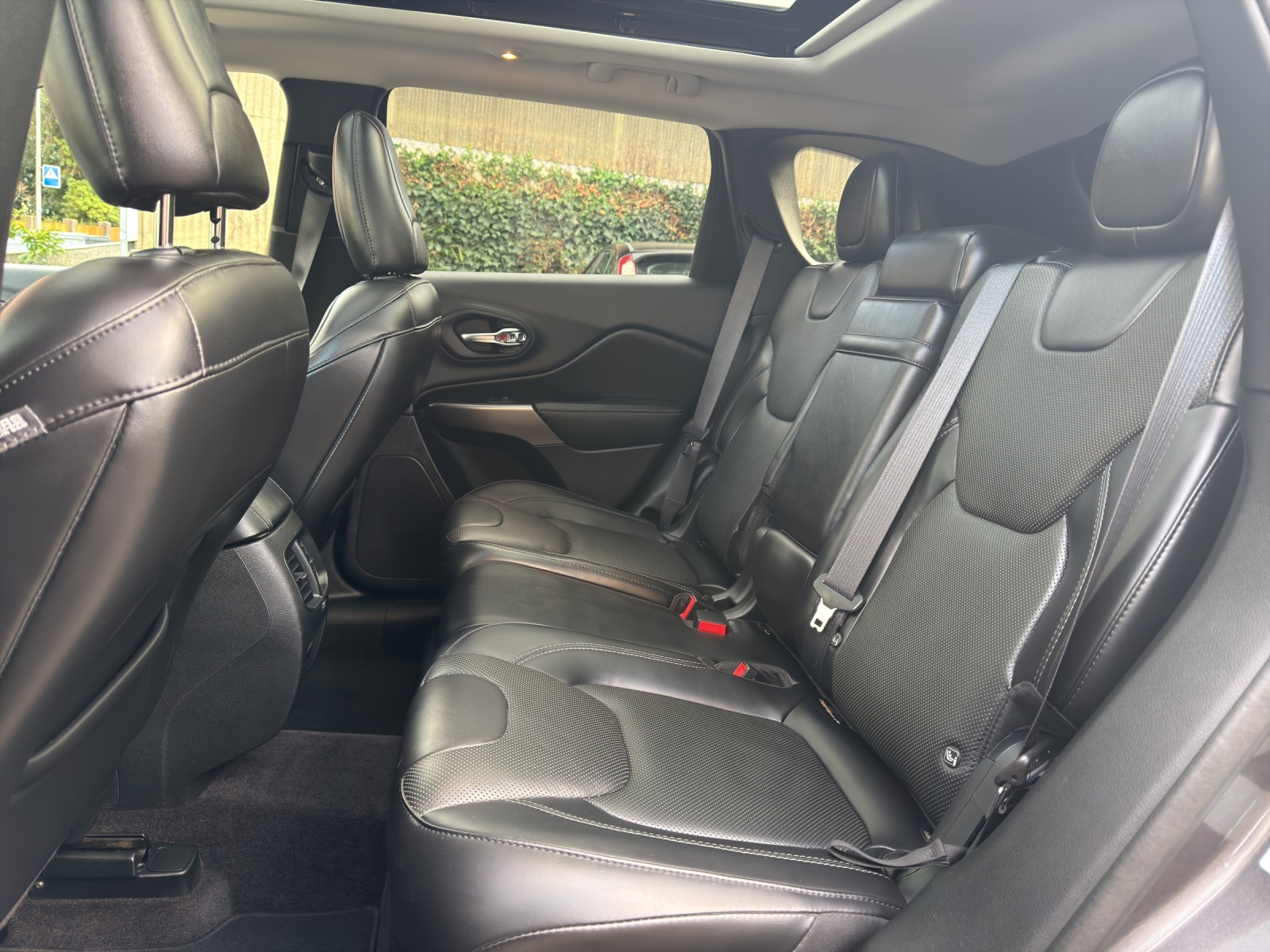 JEEP Cherokee 2.2MJ Limited AWD Drive II 9ATX-image-9