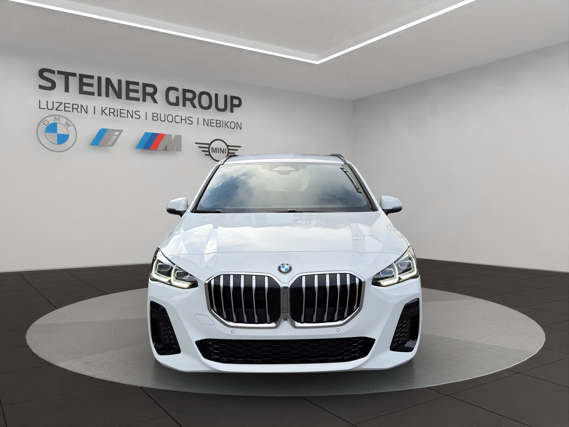 BMW 220i Active Tourer M Sport DKG-image-1