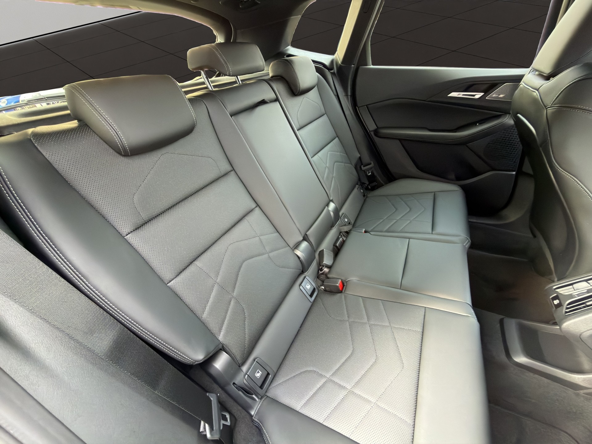 BMW 220i Active Tourer M Sport DKG-image-18