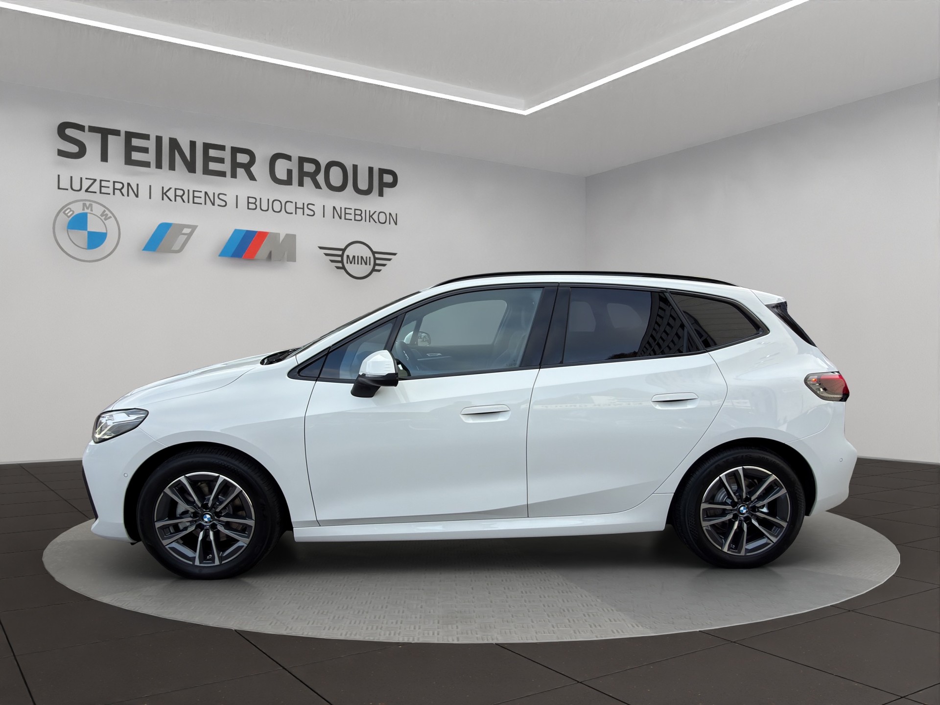 BMW 220i Active Tourer M Sport DKG-image-7
