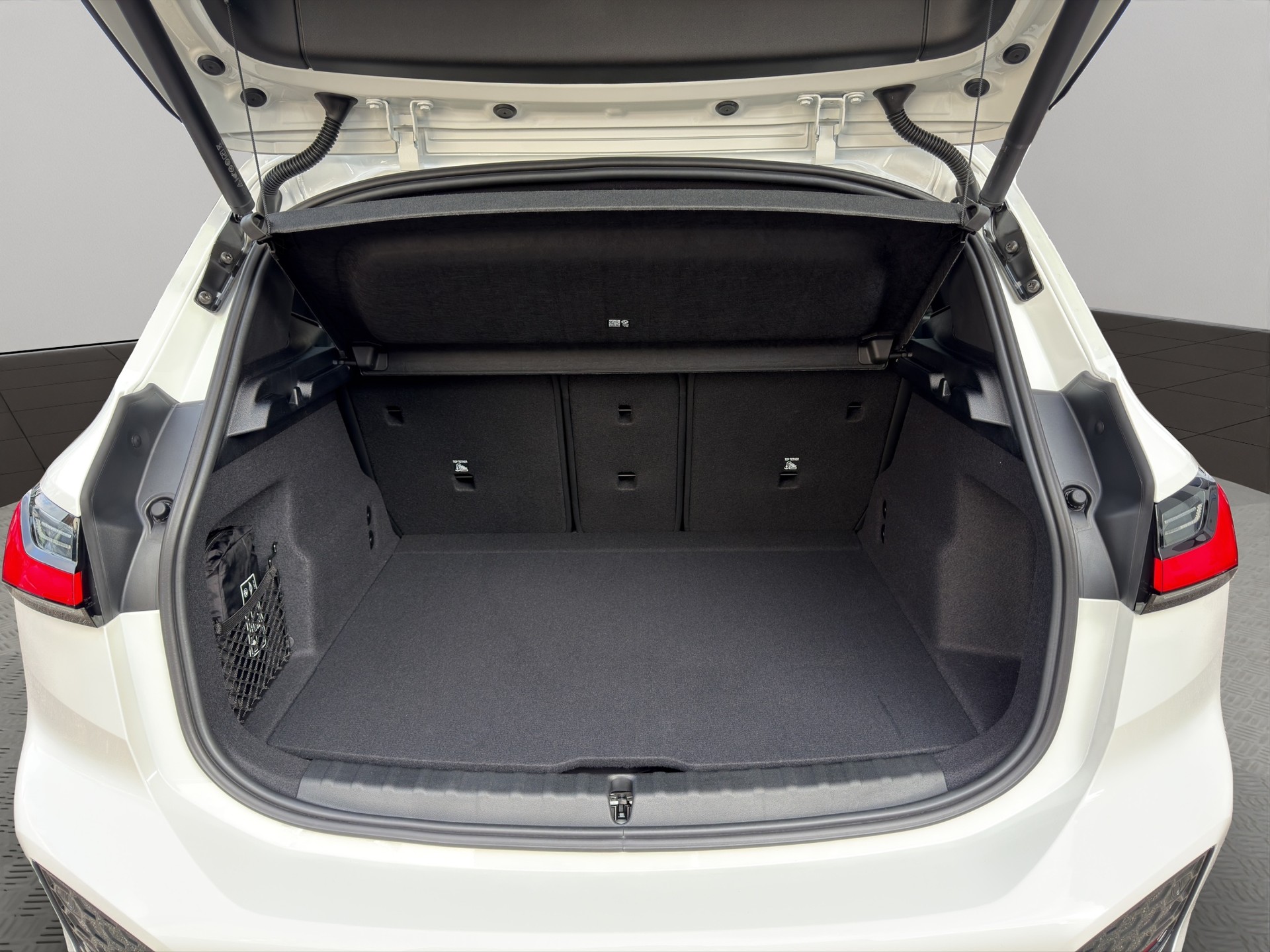BMW 220i Active Tourer M Sport DKG-image-16