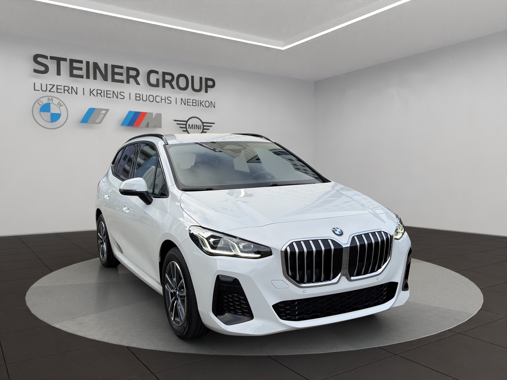 BMW 220i Active Tourer M Sport DKG-image-2
