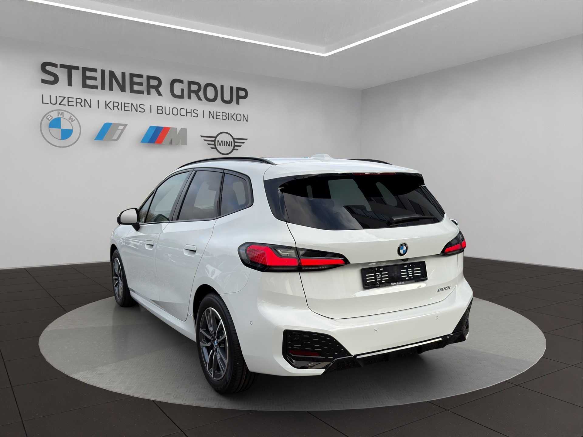 BMW 220i Active Tourer M Sport DKG-image-6
