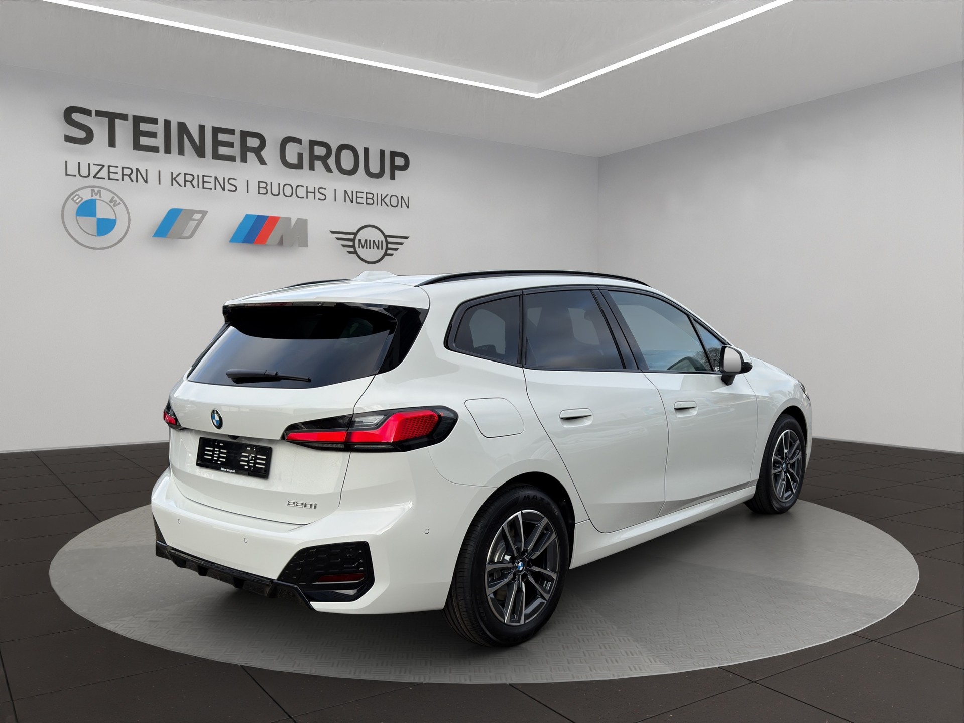 BMW 220i Active Tourer M Sport DKG-image-4